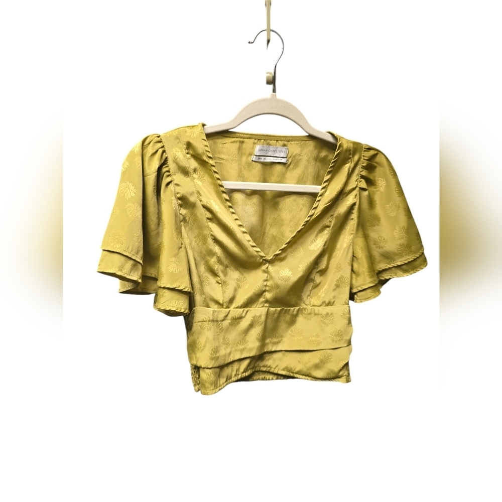 Urban Outfitters Webster Jacquard Flutter Sleeve Cropped Top Size M Gold Casual - Picture 2 of 9